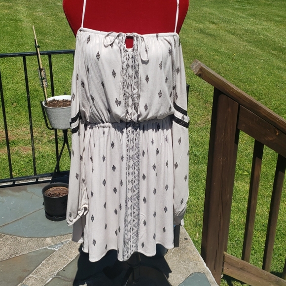 Sundress - Picture 2 of 3